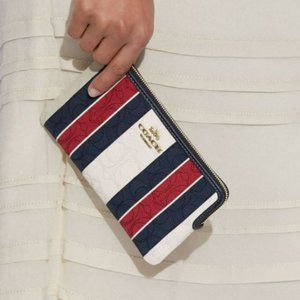 NWT COACH JACQUARD WITH STRIPES - LARGE CORNER ZIP WRISTLET